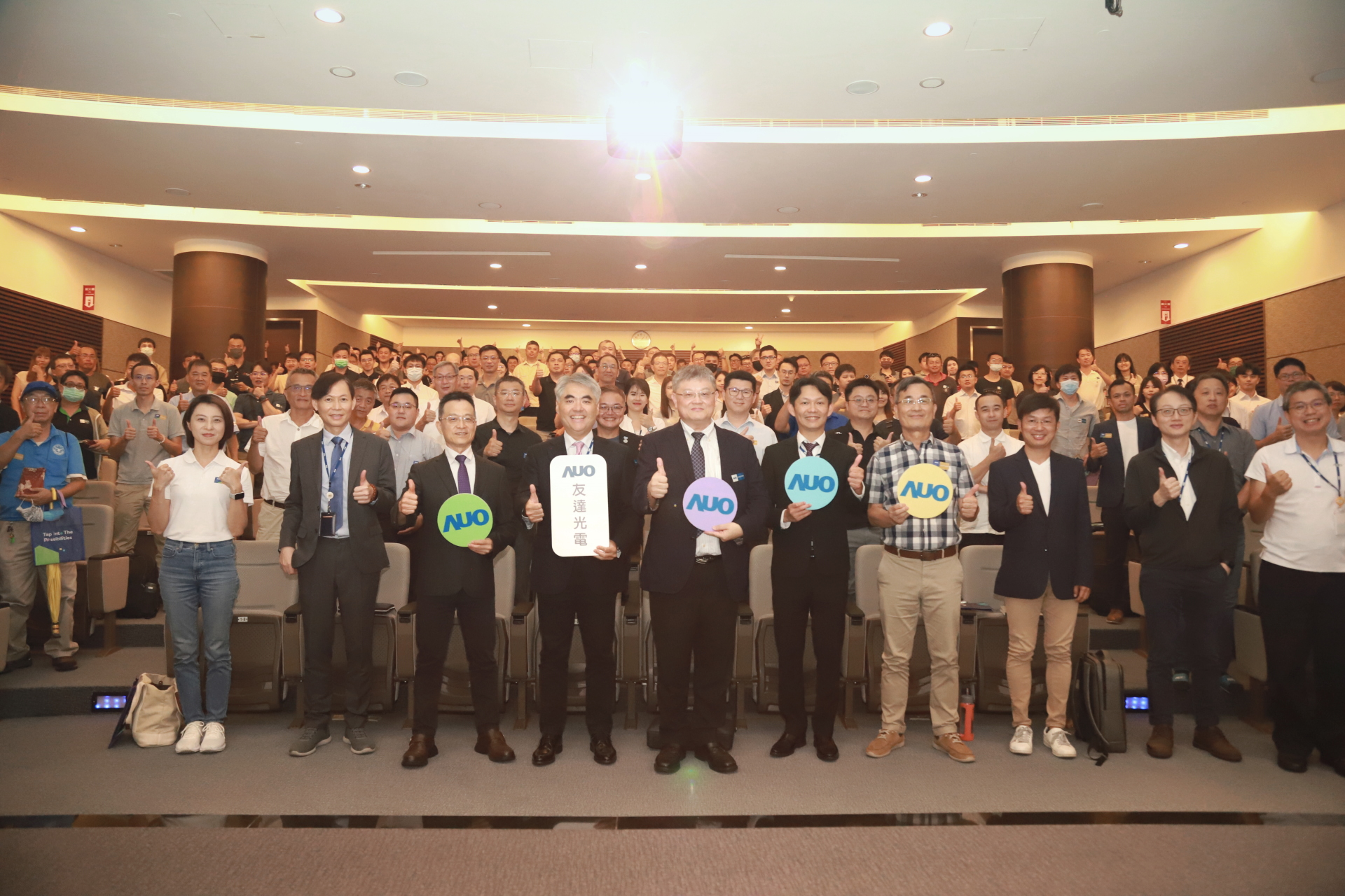 ���_�����Ո�I�򌣼ҹ���������Դ�lչ��������󼰽��B��p̼���h�}�M�н������ι�뢾Gɫ���m���BȦ�č������C��