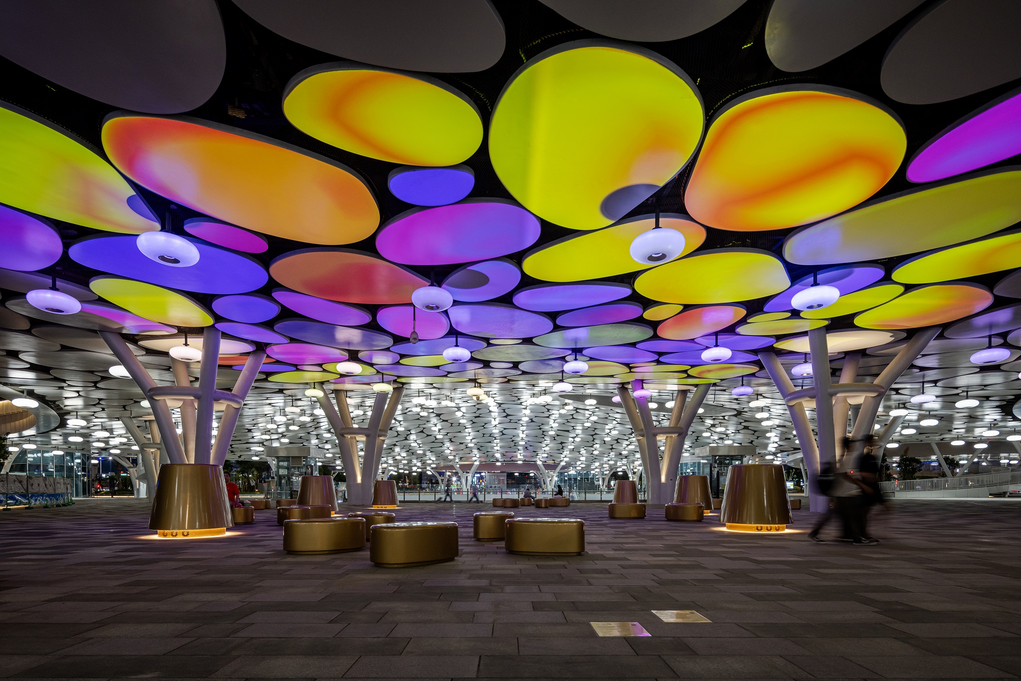 춡�Ⱦɫ�ʡ���Ʒ�У���(chu��ng)�����g�f(xi��)��ˇ�g�Fꠌ�����܇վ����2700Ƭ�X�u�(y��n)��Ⱦ���_��ɫ�ʣ����O���O������Ӱܛ�w���ӵ��F(xi��n)���{(di��o)У���_���⾀�ʴ_�����(y��n)����棬չ�F(xi��n)�Ӵ��c�⾳