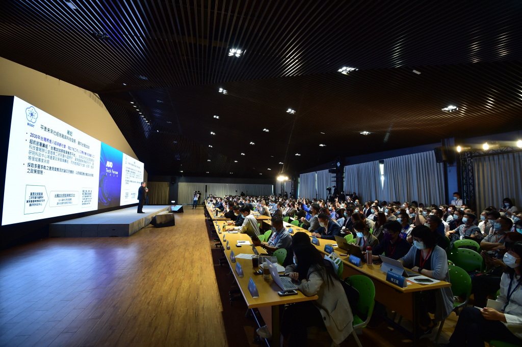 ���h����